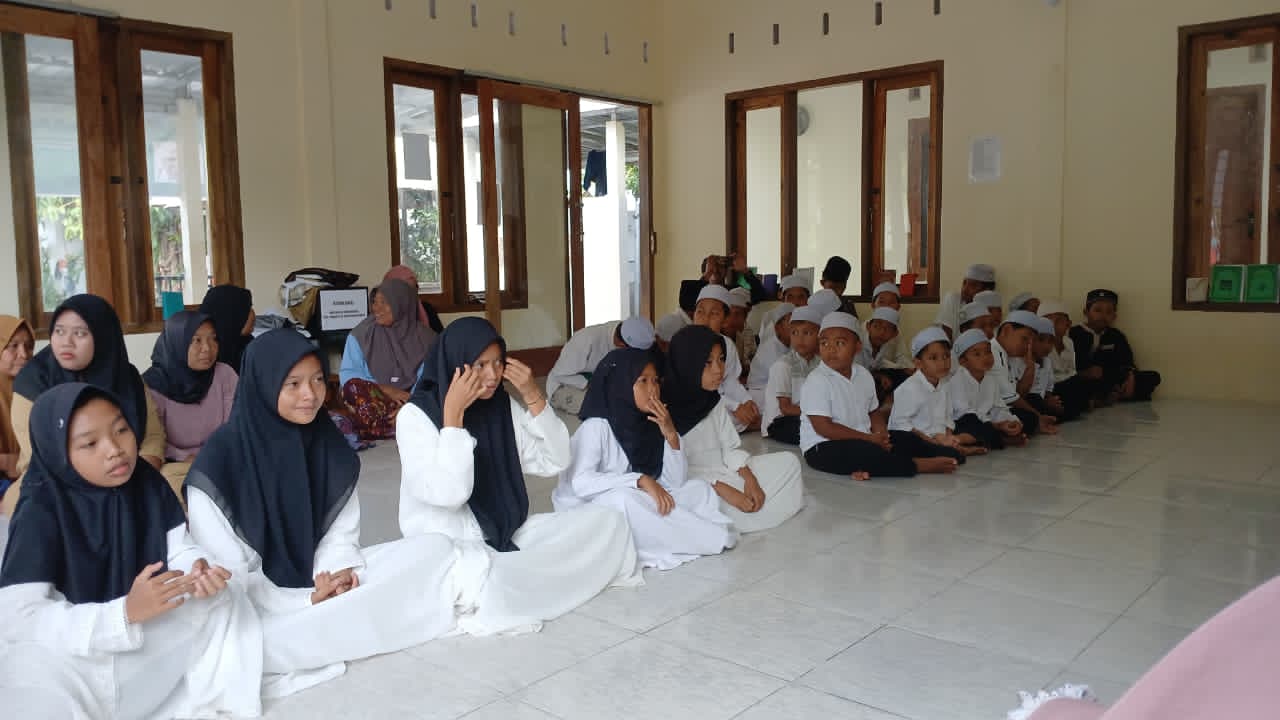 Student activity photo 4